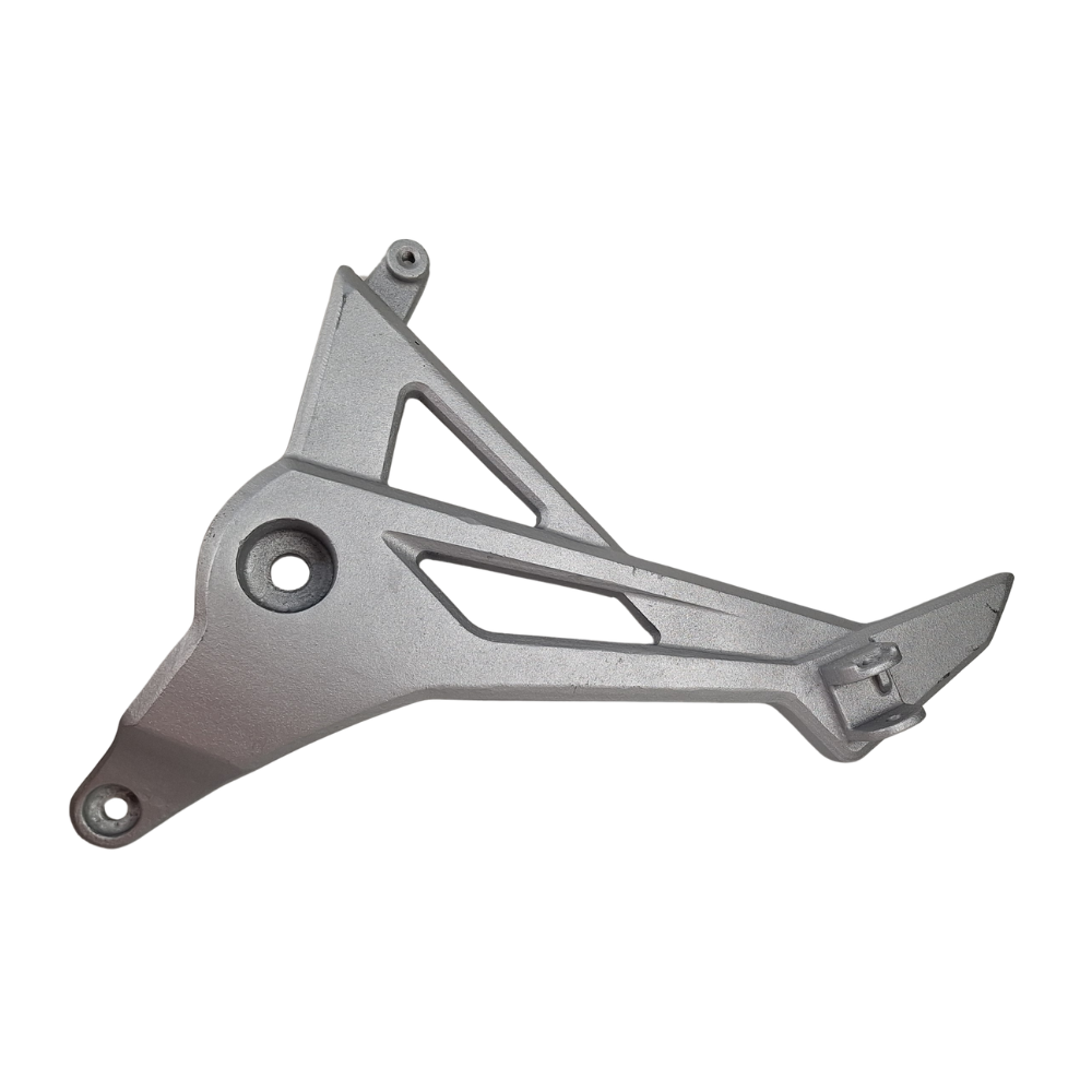 SUPORTE PEDALEIRA TRASEIRA ESQUERDA TITAN /FAN 160 2025